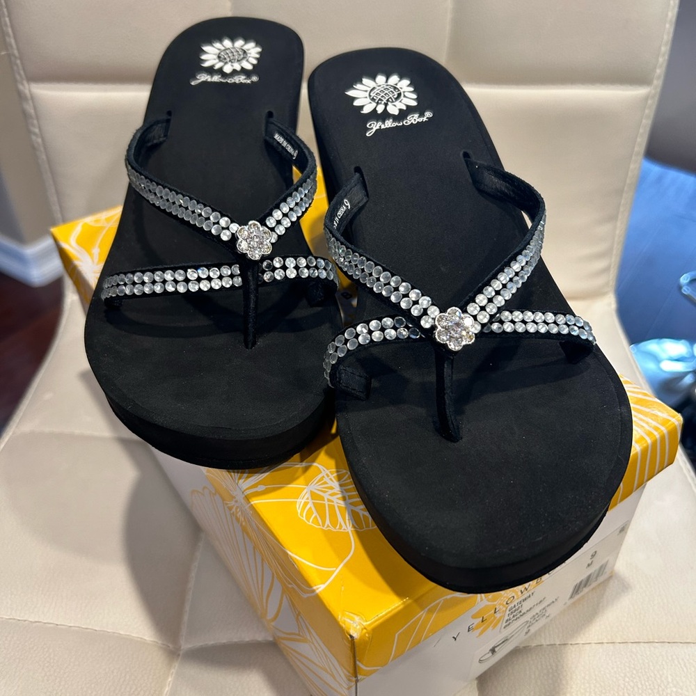Yellow box women’s sandals